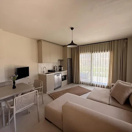 Mara Bahce Alacati Cesme