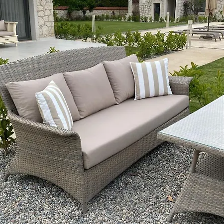 Mara Bahce Alacati Cesme