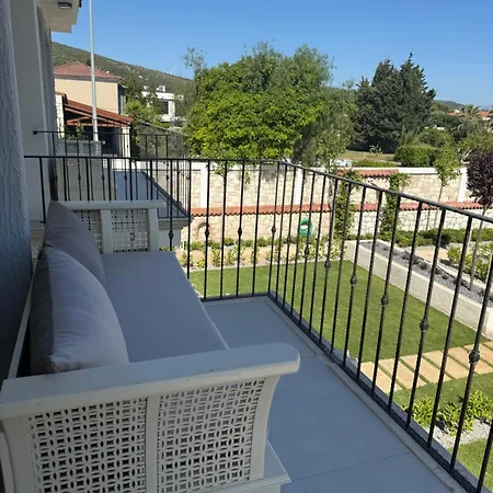 Mara Bahce Alacati Apartment *